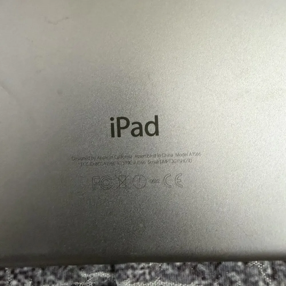 2014 Apple iPad Air 2 A1566 32 GB Wi-Fi 9.7 in Screen Silver Color Tablet IOS 15